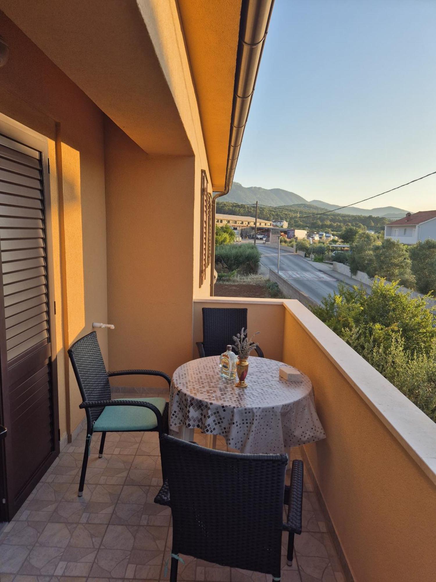 Nela Apartament *